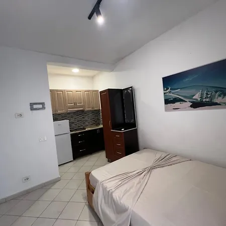 Peja 3* Velipojë