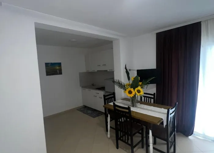 Szálloda Peja Velipoja